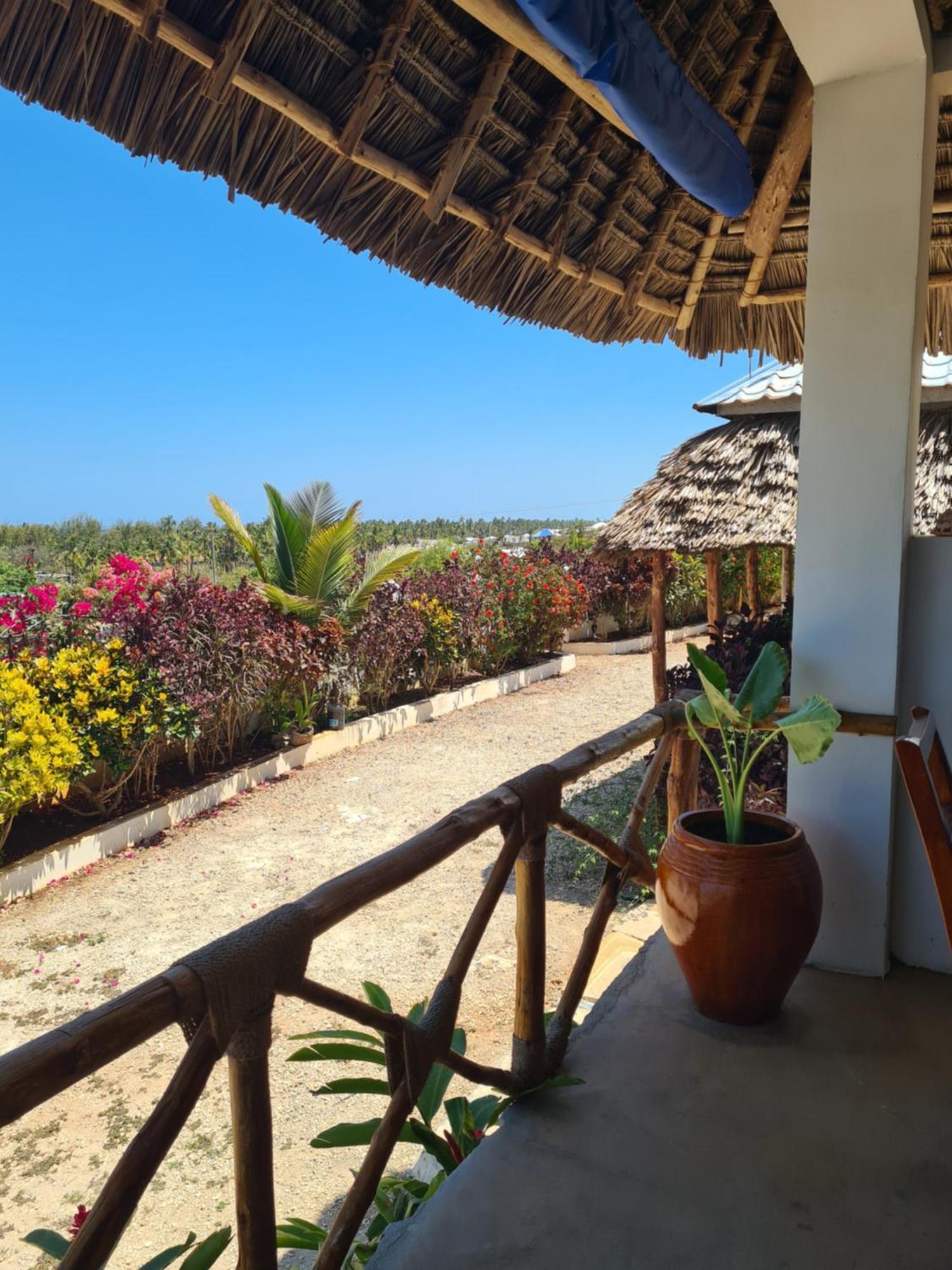 Blue Moon Villa Pwani Mchangani Exterior foto